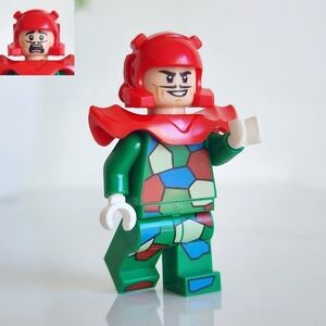 Rare LEGO DC Batman Movie Crazy Quilt Minifigure 70921 Red Helmet Super Heroes
